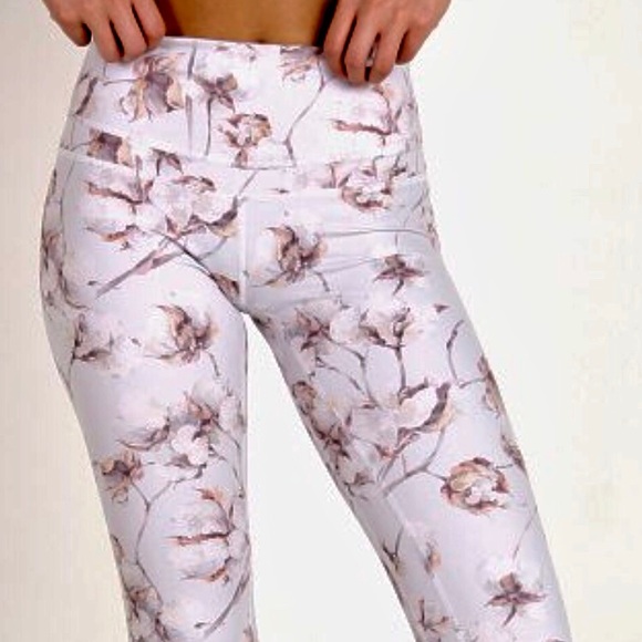 Varley Pants - VARLEY Biona Tight Floral NWOT Varley Pants - VARLEY Biona Tight Floral NWOT